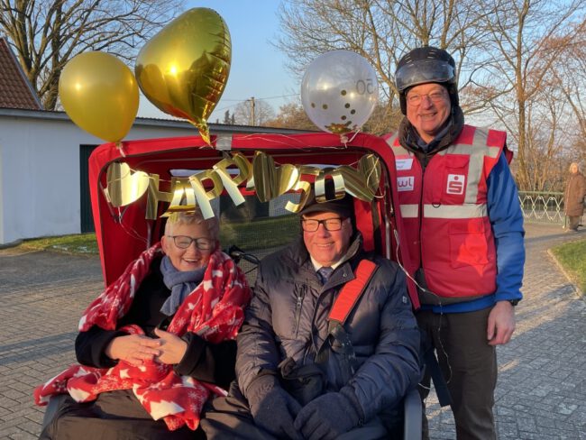 Das Goldene Hochzeitspaar Adomat ist abfahrbereit