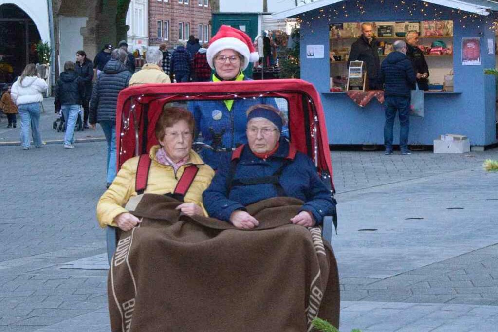 Mit Der Rikscha über Den Krippenmarkt