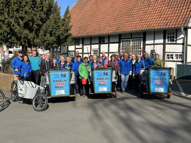 Alle fleißigen Helfer bei der Müllsammelaktion 2025