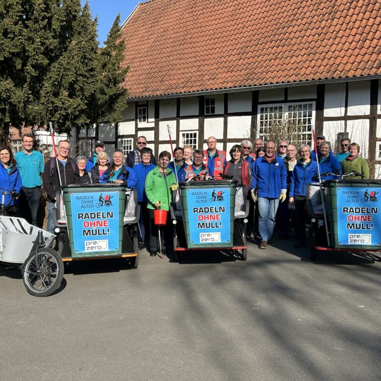 Alle fleißigen Helfer bei der Müllsammelaktion 2025