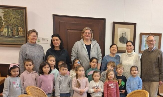 AWO - Kindervilla - Volkstanzgruppe im Heimathaus