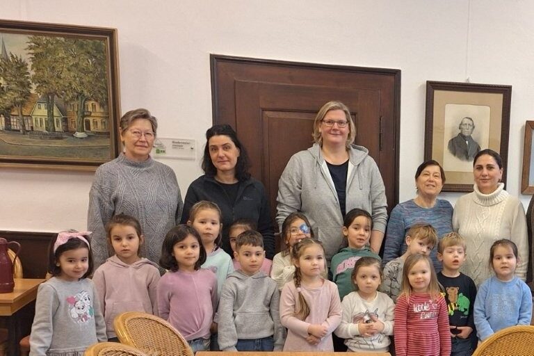 AWO - Kindervilla - Volkstanzgruppe im Heimathaus