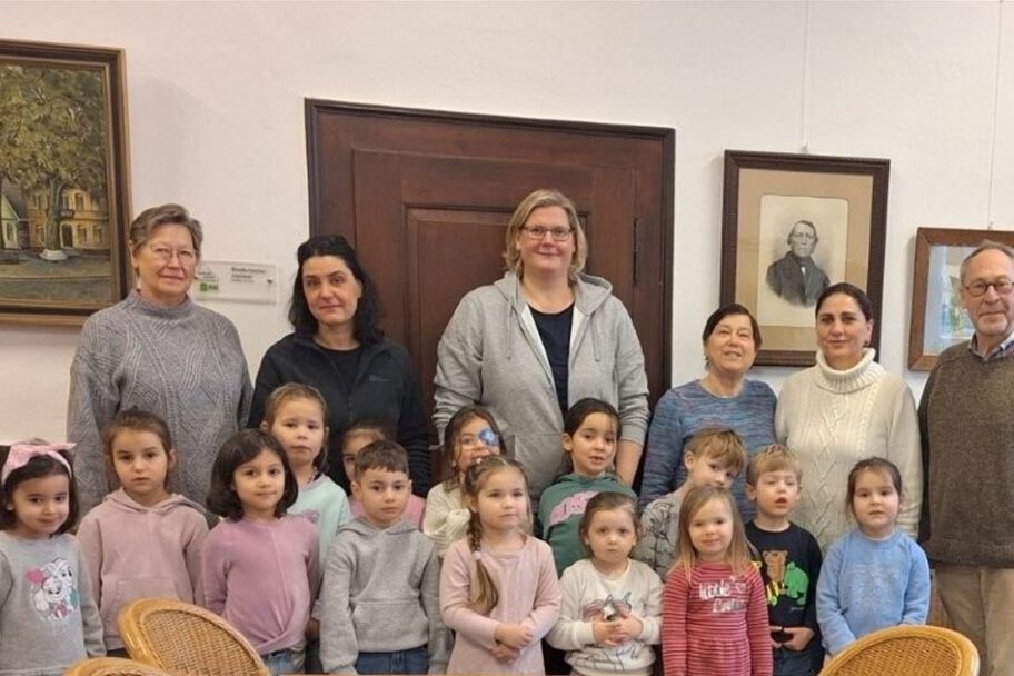 AWO – Kindervilla – Volkstanzgruppe im Heimathaus AWO - Kindervilla - Volkstanzgruppe im Heimathaus