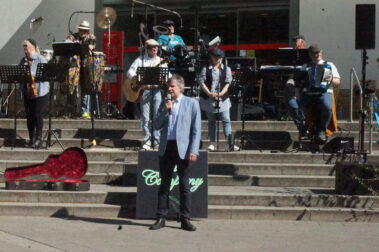 Bürgermeister Möhrke mit Old Company