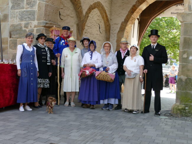 Trachtengruppe des HVL im Römer