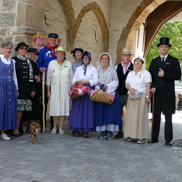 Trachtengruppe des HVL im Römer