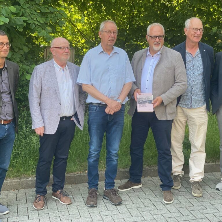 v.l. Dr. Peter Kritzinger (Aschendorff Verlag, Bernd Hammerschmidt (Co-Autor), Dr. Alfred Wesselmann (Autor), Bürgermeiter Björn Schilling, Heino Knuf (Vorstandsteam HVL), Dr. Alois Thomes (Moderator)